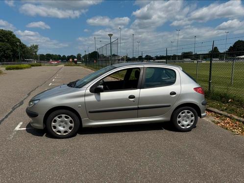 Peugeot 206 1.4 X-design 5D AUT 2004 Grijs, Auto's, Peugeot, Particulier, Airbags, Airconditioning, Elektrische ramen, Radio, Benzine