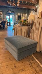 Grote blauw groene hocker poef footstoel  nieuw gestoffeerd, Ophalen, IL Fienile, 50 tot 75 cm, Nieuw