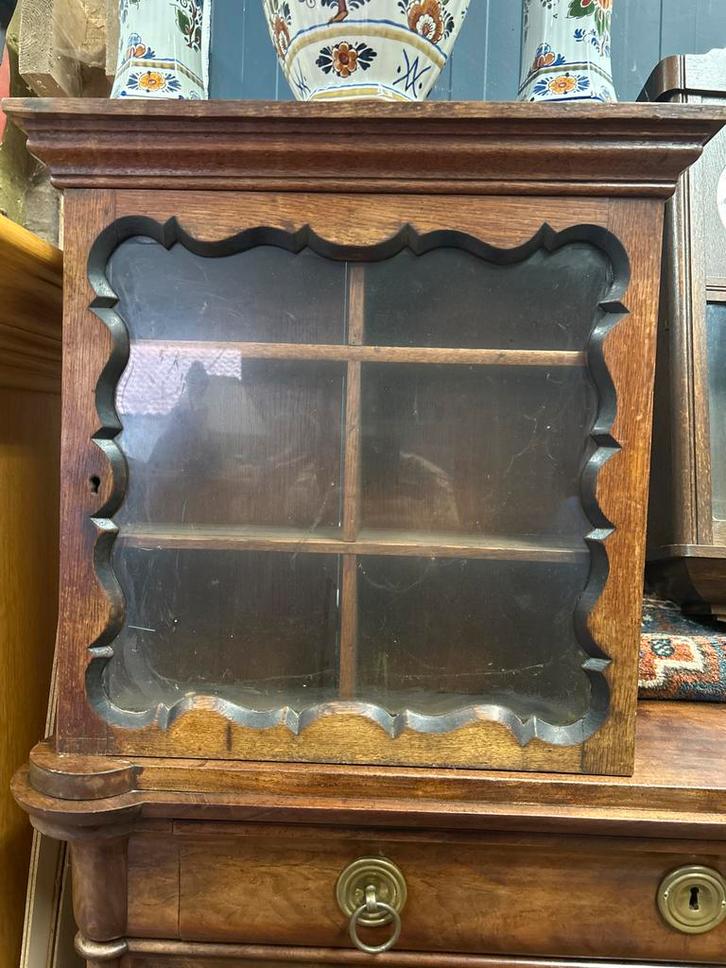 Antiek houten vitrinekastje, Antiek en Kunst, Antiek | Meubels | Kasten, Ophalen
