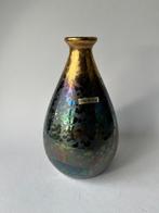 Mooi porseleinen vaasje met apart goud iriserend glazuur, Antiek en Kunst, Antiek | Porselein, Ophalen of Verzenden