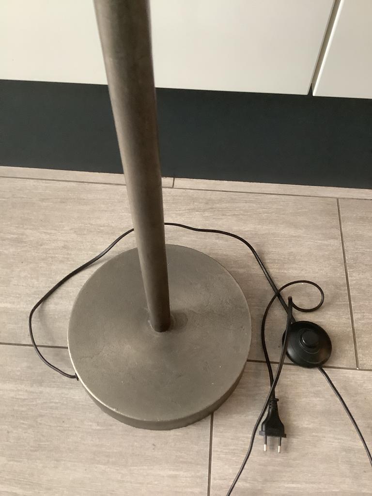 Hoge bronse lampenvoet, Ophalen, Zo goed als nieuw