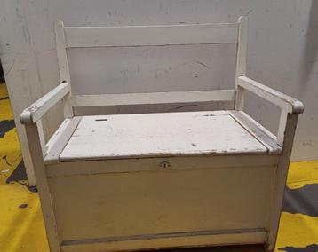 Houten opbergbak / klepbank - opknapper beschikbaar voor biedingen