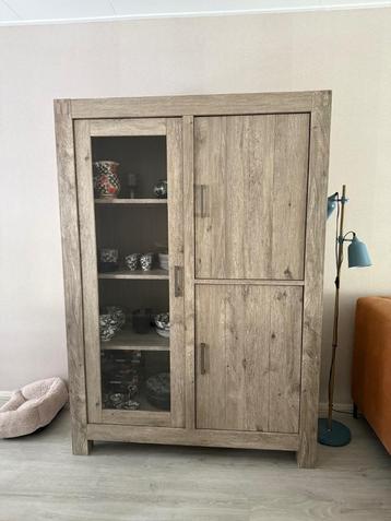 Te koop complete meubelset beschikbaar voor biedingen