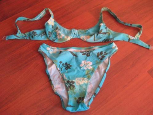 bikini blauw gebloemd, Kleding | Dames, Badmode en Zwemkleding, Zo goed als nieuw, Bikini, Blauw, Ophalen of Verzenden