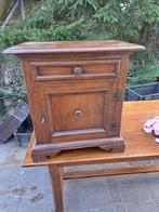 leuk nachtkastje. gratis op te halen 2, Huis en Inrichting, Ophalen, Gebruikt, Hout