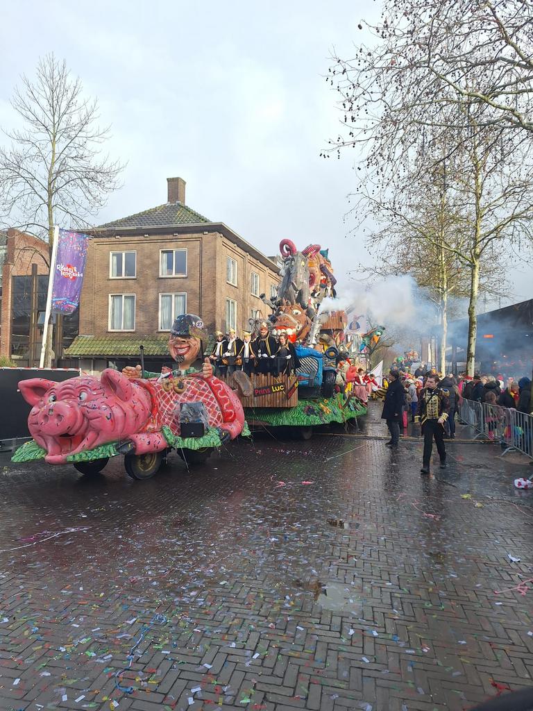 Carnavalswagen / prinsenwagen, Hobby en Vrije tijd, Feestartikelen | Verhuur, Ophalen of Verzenden, Overige