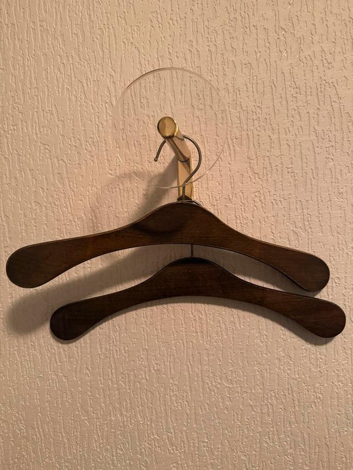 Kledinghangers met kapstokken, Kleding | Dames, Kledinghangers, Gebruikt, Hout, Volwassenen, Ophalen