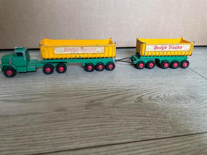 Lesney Matchbox Dodge Tractor met Aanhanger, Hobby en Vrije tijd, Modelbouw | Auto's en Voertuigen, Gebruikt, Truck, 1:50 of kleiner