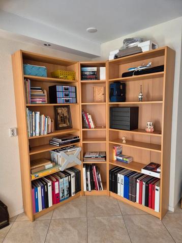 Drie Billy( Ikea) boekenkasten  beschikbaar voor biedingen