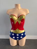 Wonder Woman beschilderde paspop mannequin uniek, Ophalen of Verzenden, Zo goed als nieuw, Film, Beeldje, Replica of Model