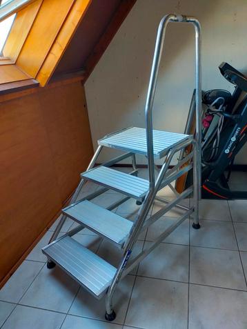 Tubesca aluminium trap met leuning bordestrap montagetrap  beschikbaar voor biedingen