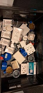 Thermostaat, contactdozen, inbouwdozen enz, Doe-het-zelf en Verbouw, Elektra en Kabels, Ophalen of Verzenden, Kabel of Snoer