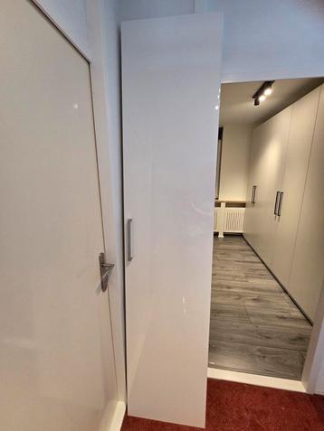 Ikea kastdeur hoogglans wit 2 maal beschikbaar voor biedingen