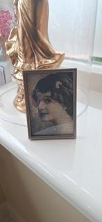 Brocante klein fotolijstje bol glas 10,5 x 7,5 cm €5,00, Ophalen