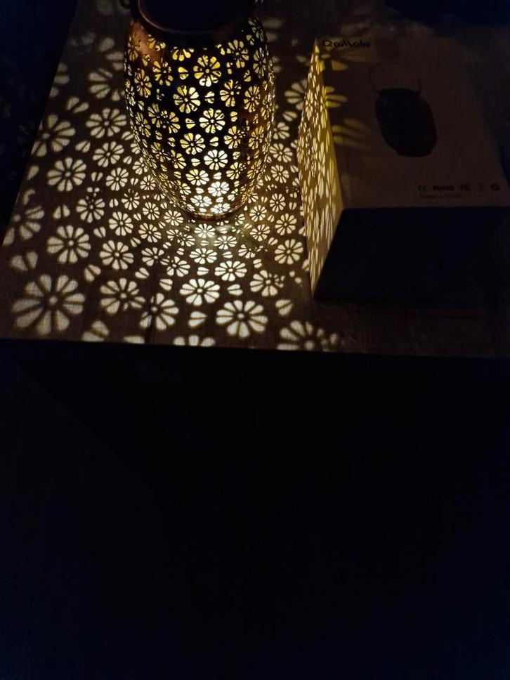 2x Solar Lantaarn met Sensor - Nieuw in Doos, Huis en Inrichting, Woonaccessoires | Kandelaars en Kaarsen, Nieuw, Kandelaar, Minder dan 25 cm
