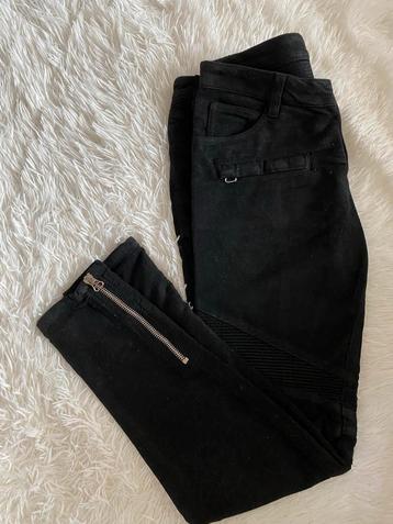 Mooie lekker zittende broek van merk Balmain in maat 42 beschikbaar voor biedingen