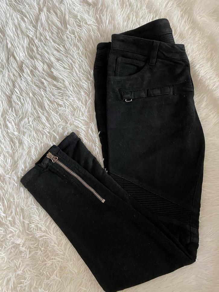 Mooie lekker zittende broek van merk Balmain in maat 42, Kleding | Dames, Spijkerbroeken en Jeans, Zo goed als nieuw, W30 - W32 (confectie 38/40)
