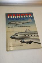 gesigneerde dakota boek klm DC-3 (203), Verzamelen, Ophalen of Verzenden, Gebruikt, Boek of Tijdschrift