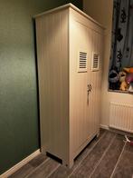 Kinderkamer, met kast, commode , bedje en twee plankjes, Ophalen, Gebruikt, 50 tot 70 cm, 105 cm of meer