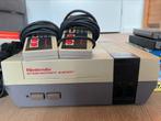 Nintendo Classic NES + 2 consoles + pistool + 6 spellen, Ophalen, Gebruikt, Met 2 controllers, Met games