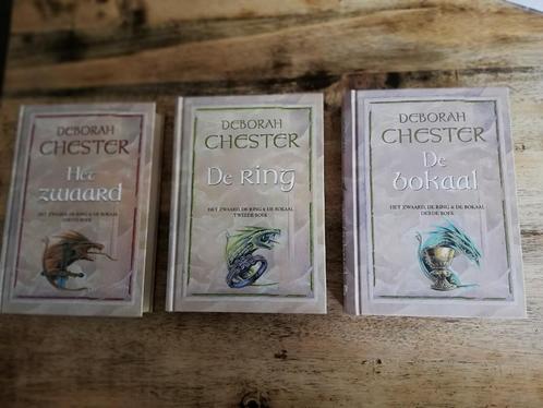 Deborah Chester, Het zwaard, de ring en de bokaal, Boeken, Fantasy, Zo goed als nieuw, Ophalen of Verzenden