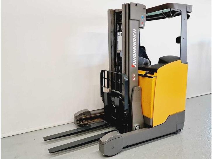 Jungheinrich - 2018 - ETV 214 - Reach truck, Zakelijke goederen, Machines en Bouw | Heftrucks en Intern transport, Reachtruck