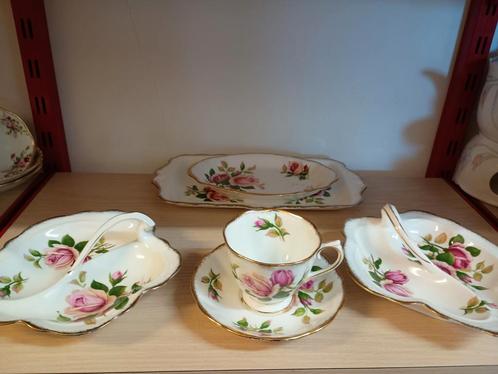 Royal Albert Anniversary Rose Set, Antiek en Kunst, Antiek | Servies los, Ophalen of Verzenden