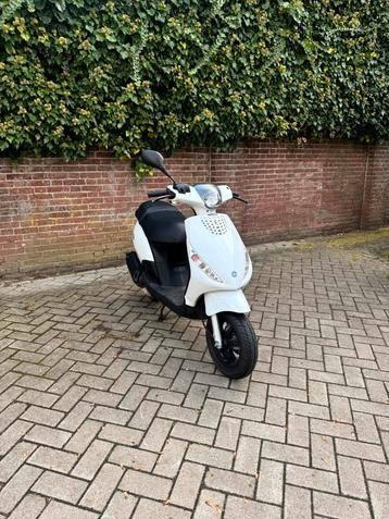 🍒 Piaggio Zip 2t 5007 Kilometer 50cc NIEUWSTAAT 45km/h 🍒 beschikbaar voor biedingen