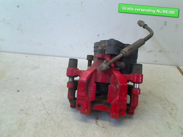 REMKLAUW LINKS ACHTER rood Golf VII (AUA) (5Q0615405AQ), Auto-onderdelen, Remmen en Aandrijving, Volkswagen, Gebruikt