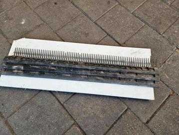 dakvoet, vogelwering totaal 34 meter. beschikbaar voor biedingen