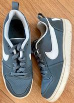 Mooie grijze Nike sneakers gympen 37,5, Ophalen of Verzenden, Zo goed als nieuw, Nike, Jongen of Meisje