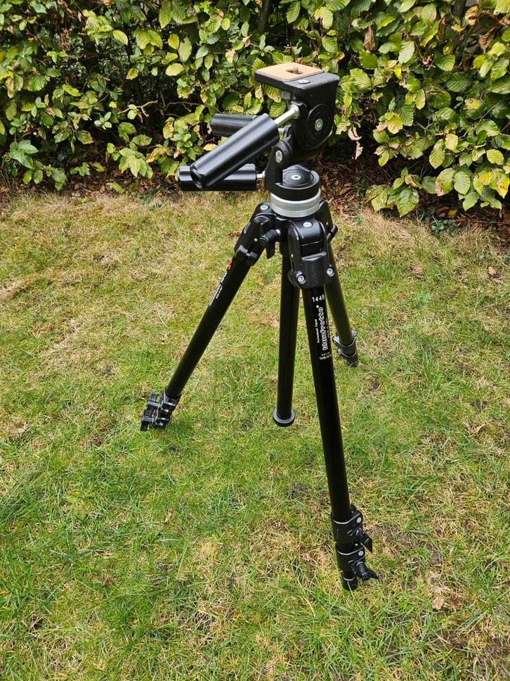 Manfrotto 144B statief met 141 3-weg kop, in prima staat, Audio, Tv en Foto, Fotografie | Statieven en Balhoofden, Gebruikt, Driepoot