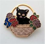 Kat in het mandje, broche van FISH  (6968-2855), Ophalen, Zo goed als nieuw, Overige kleuren, Overige materialen