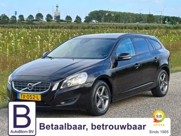 Volvo V60 1.6 D2 Momentum /Chique uitstraling!/Perfect onder beschikbaar voor biedingen