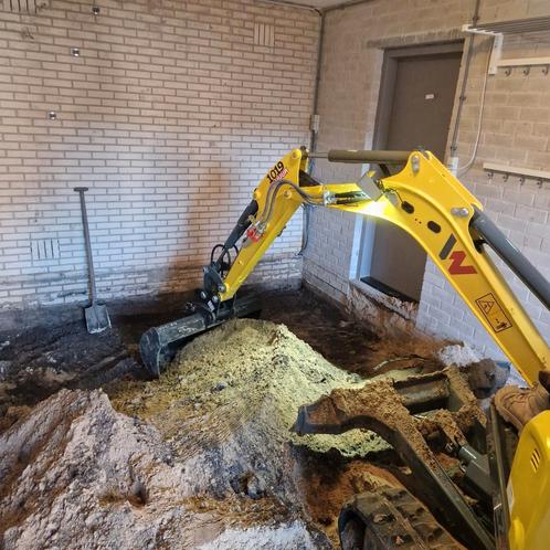 Minigraver verhuur met machinist, Diensten en Vakmensen, Tuinmannen en Stratenmakers