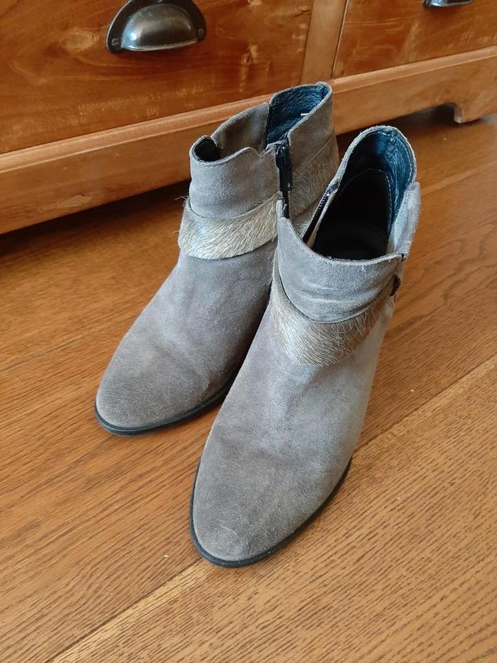 Enkellaarsjes, Kleding | Dames, Schoenen, Zo goed als nieuw, Lage of Enkellaarzen, Overige kleuren, Ophalen of Verzenden