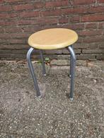 krukje licht eiken look, Huis en Inrichting, Krukjes, Ophalen of Verzenden, 'T Olde Gre-j, Info@toldegrej.nl, Endepoelstraat 20f Didam