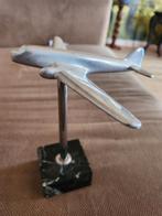Mooi oude Dacota . toestel op sokkel. Schaars, Hobby en Vrije tijd, Modelbouw | Vliegtuigen en Helikopters, Ophalen of Verzenden