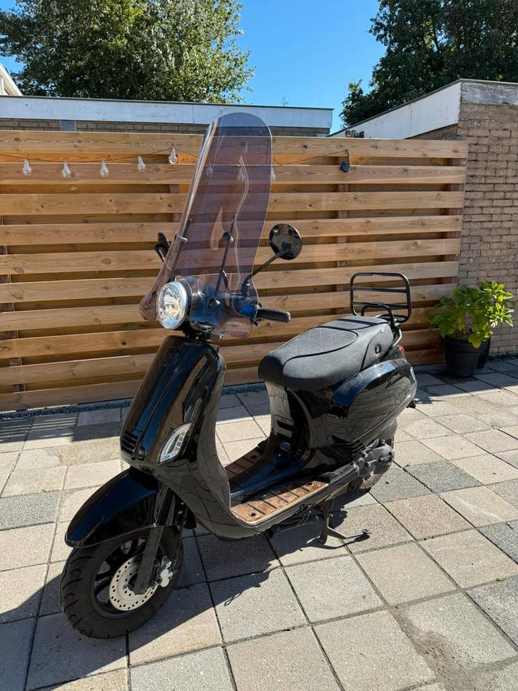Agm VX50i 2020, Fietsen en Brommers, Snorfietsen en Snorscooters, Zo goed als nieuw, Overige merken, Benzine, Ophalen