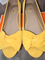 Bobbies peeptoe suede schoenen, maat 39, kleur geel, Kleding | Dames, Schoenen, Ophalen of Verzenden, Nieuw, Geel, Sneakers of Gympen