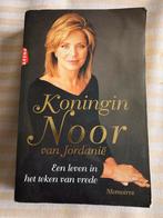 Koningin Noor van Jordanië - Een leven in vrede, Boeken, Biografieën, Ophalen of Verzenden, Gelezen, Politiek