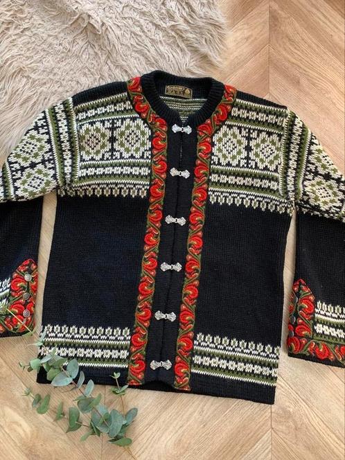 Nordstrikk wollen vest M bohemian wool cardigan, Kleding | Dames, Truien en Vesten, Zo goed als nieuw, Maat 38/40 (M), Zwart, Ophalen of Verzenden