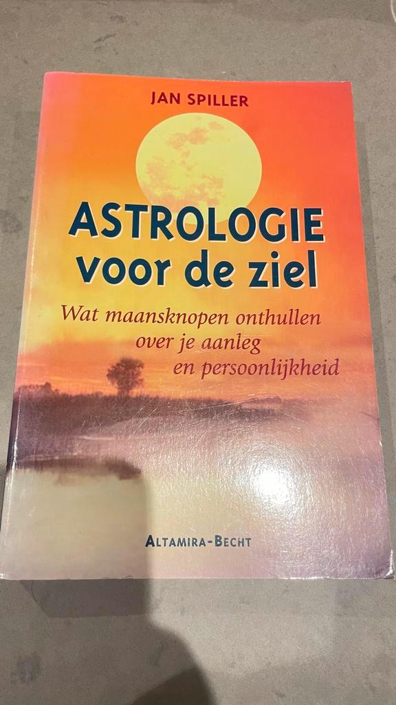 Astrologie voor de Ziel - Jan Spiller, Boeken, Esoterie en Spiritualiteit, Zo goed als nieuw, Achtergrond en Informatie, Astrologie