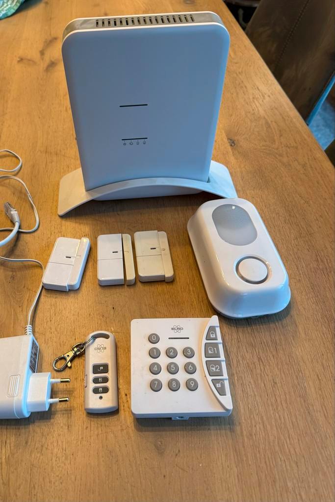 Elro AS80 Alarmsysteem - Basisstation + Extra's, Doe-het-zelf en Verbouw, Alarmsystemen, Gebruikt, Compleet systeem, Raam of Deur
