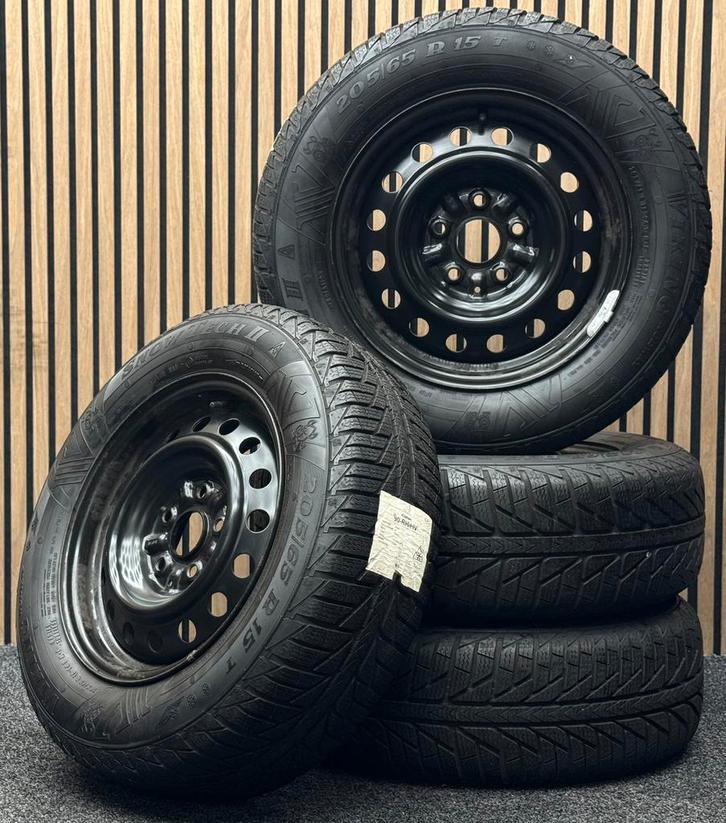 Winterset 15 inch Toyota Avensis Verso 5x114,3 ET45 60.1, Auto-onderdelen, Banden en Velgen, Banden en Velgen, Winterbanden, 15 inch