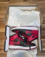 Air Jordan 1 mid black/gym-red-white, Ophalen of Verzenden, Jordan, Rood, Sneakers of Gympen