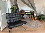 Zwart lederen fauteuil, Huis en Inrichting, Fauteuils, Ophalen, Zo goed als nieuw, 50 tot 75 cm