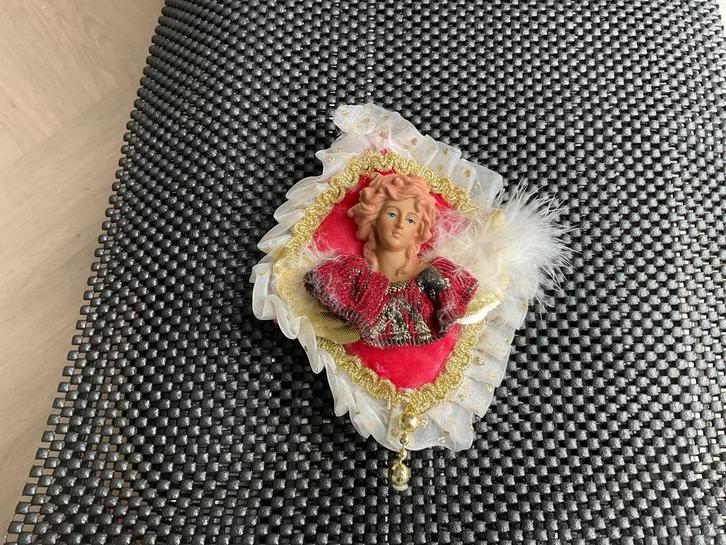 Engelenbeeldje op kussentje vintage beschermengel, Diversen, Kerst, Zo goed als nieuw, Ophalen of Verzenden