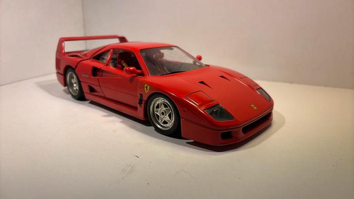 Ferrari f40 red Bburago 1.18, Hobby en Vrije tijd, Modelauto's | 1:18, Zo goed als nieuw, Bburago, Ophalen of Verzenden
