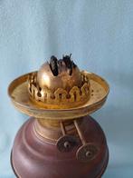 Antieke olielamp met glazen kap, Ophalen of Verzenden, Koper